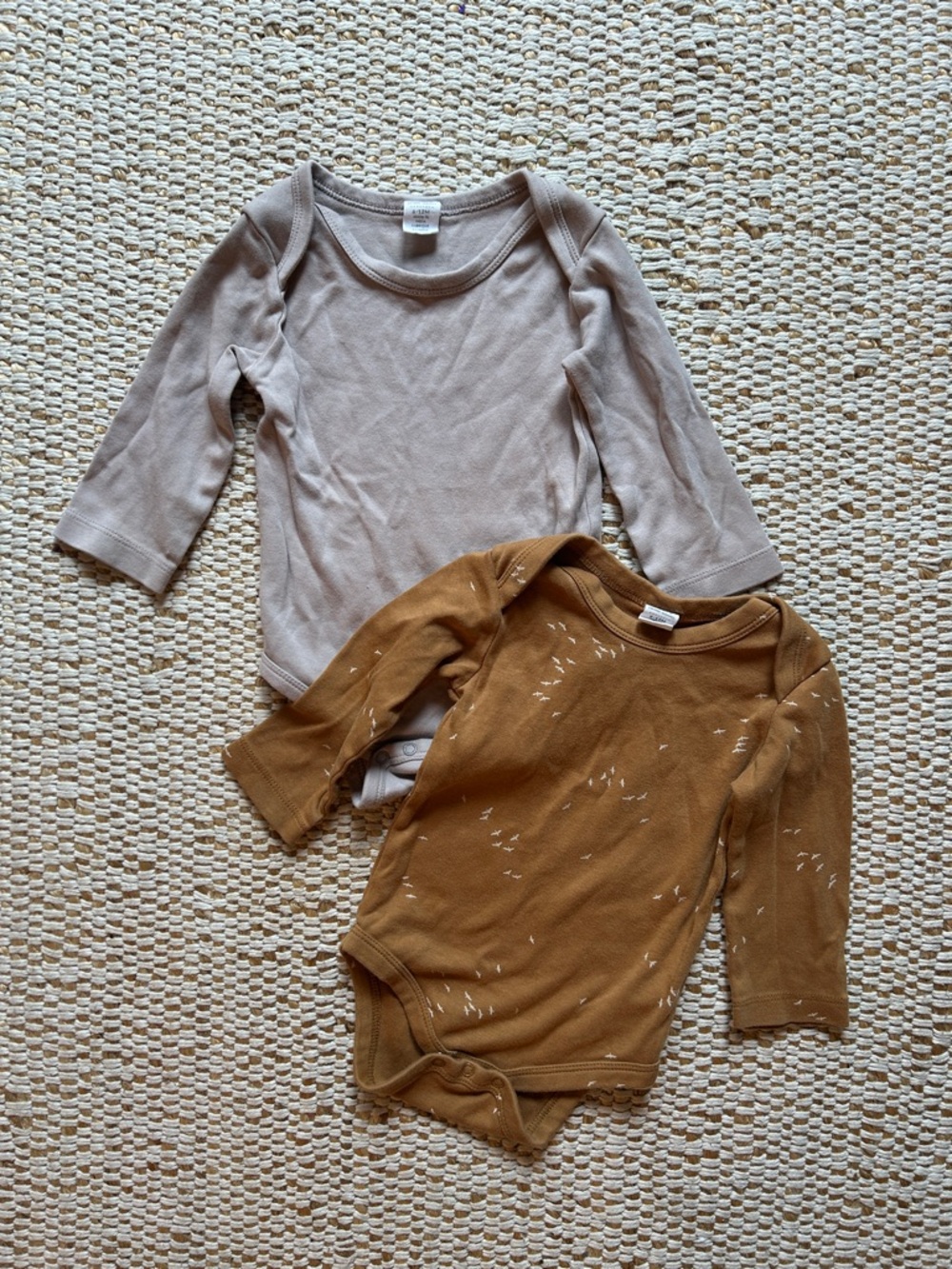 Colored Organics long-sleeved bodysuits bundle of 2